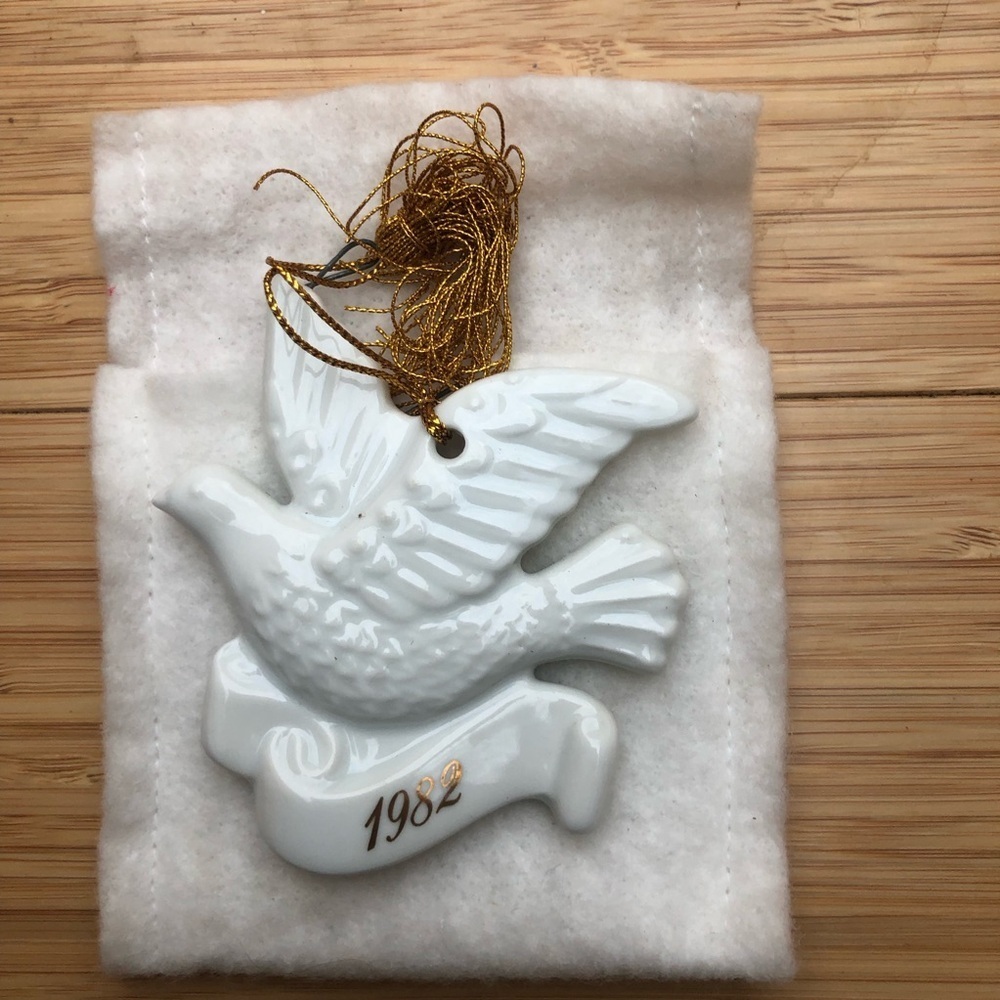 Vintage Avon Christmas 1982 Remembrance Ceramic Dove Ornaments Lot of 3 - Picture 2 of 9